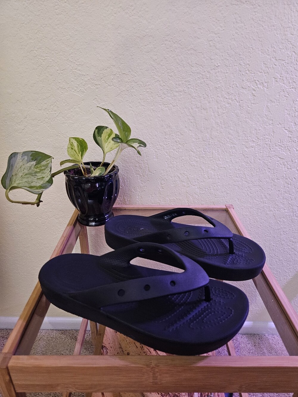 Crocs Classic black flip flop Sandals V2.0 Sz 8W